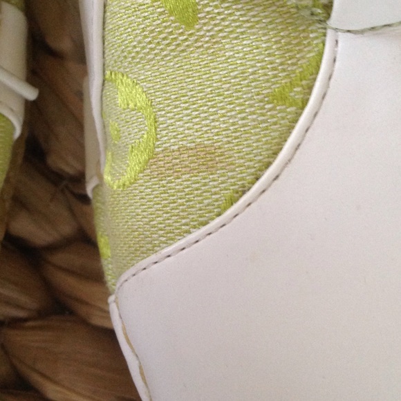 Shoes - Picture 3 of 4