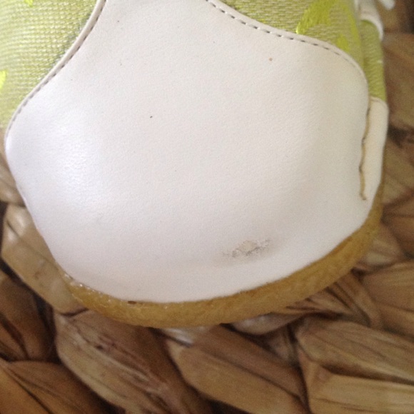 Shoes - Picture 4 of 4