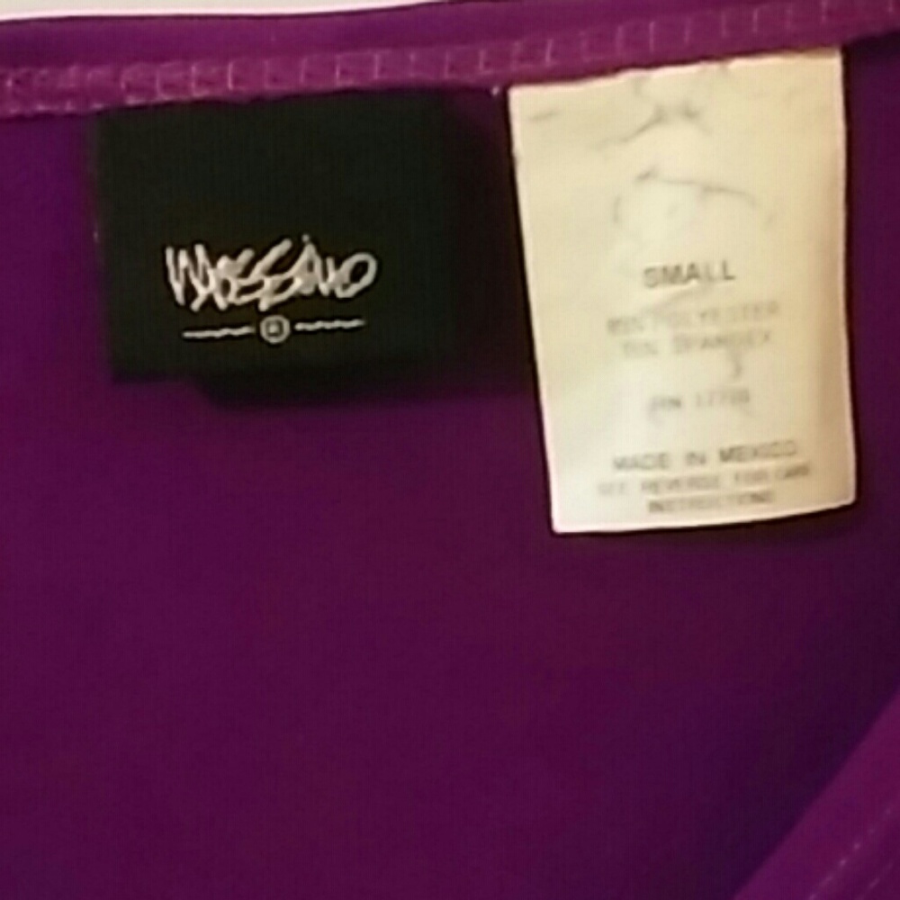 Mossimo Stretchy Top - Picture 2 of 4