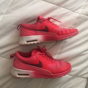 Reddish/pink and maroon Nike air max Thea
