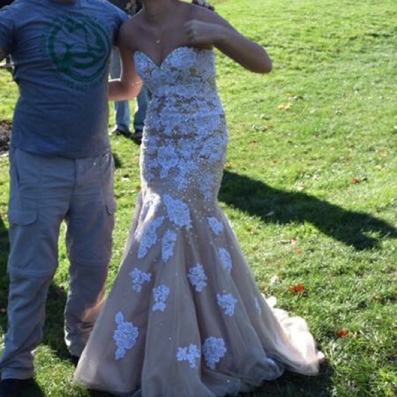 Sherri Hill Dresses & Skirts - Size 6 Nude lace prom dress