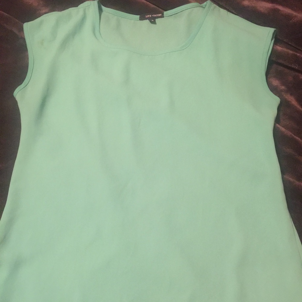 Very cute dressy casual top!!
