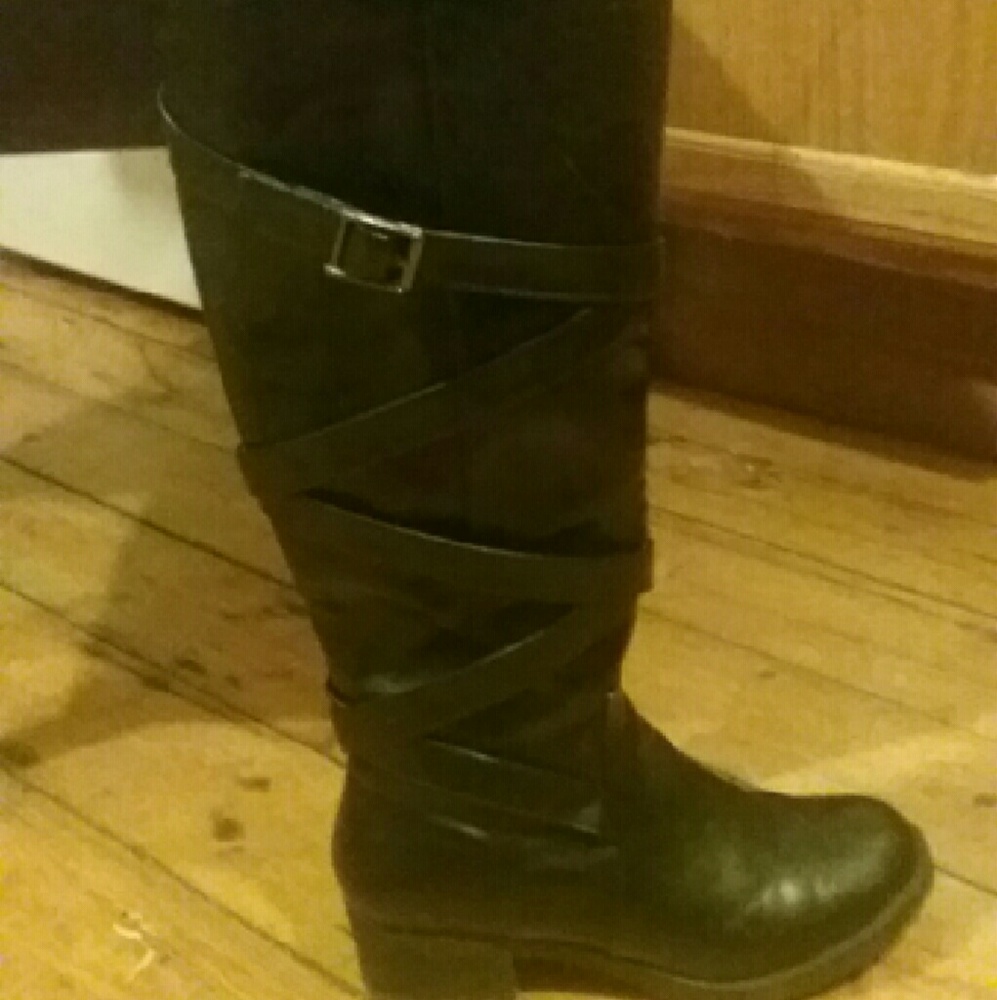 Black boots