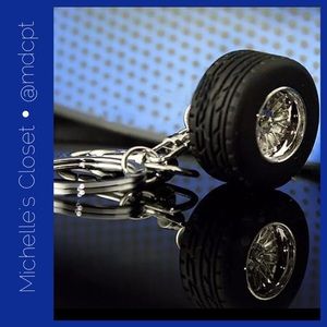 Tire keychain