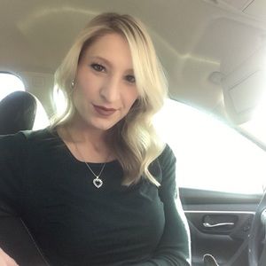 Meet your Posher, Cortney