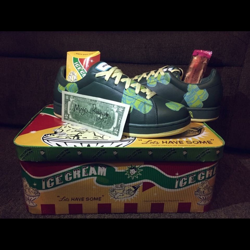 "Money roll" ice creams