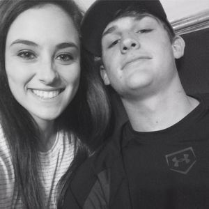 Meet your Posher, Caitlin