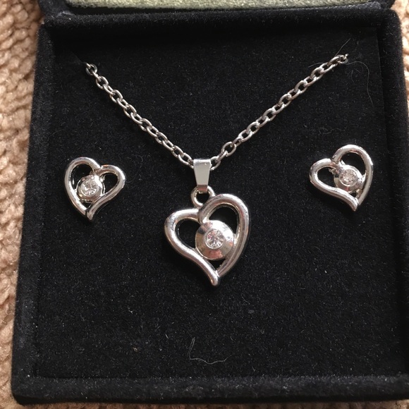 Jewelry bundle - Picture 2 of 4