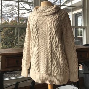 Oversized knit cream sweater