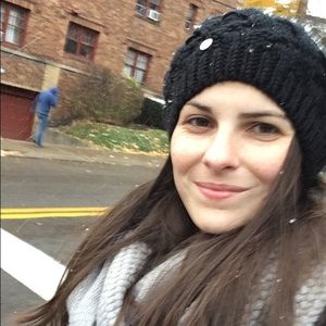 Meet your Posher, Ana