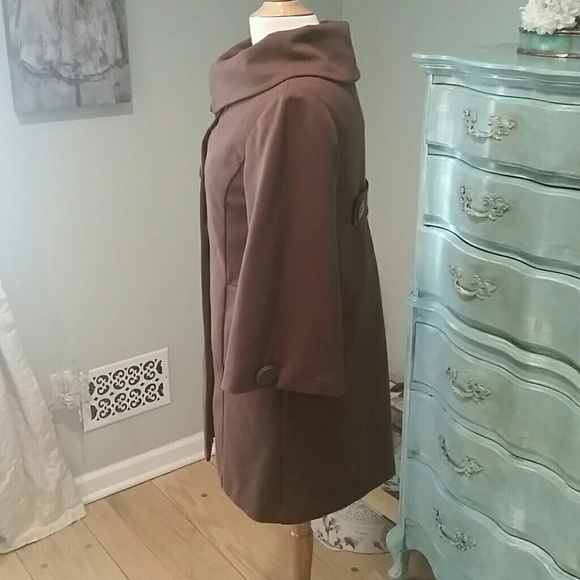 Coat - Picture 3 of 4