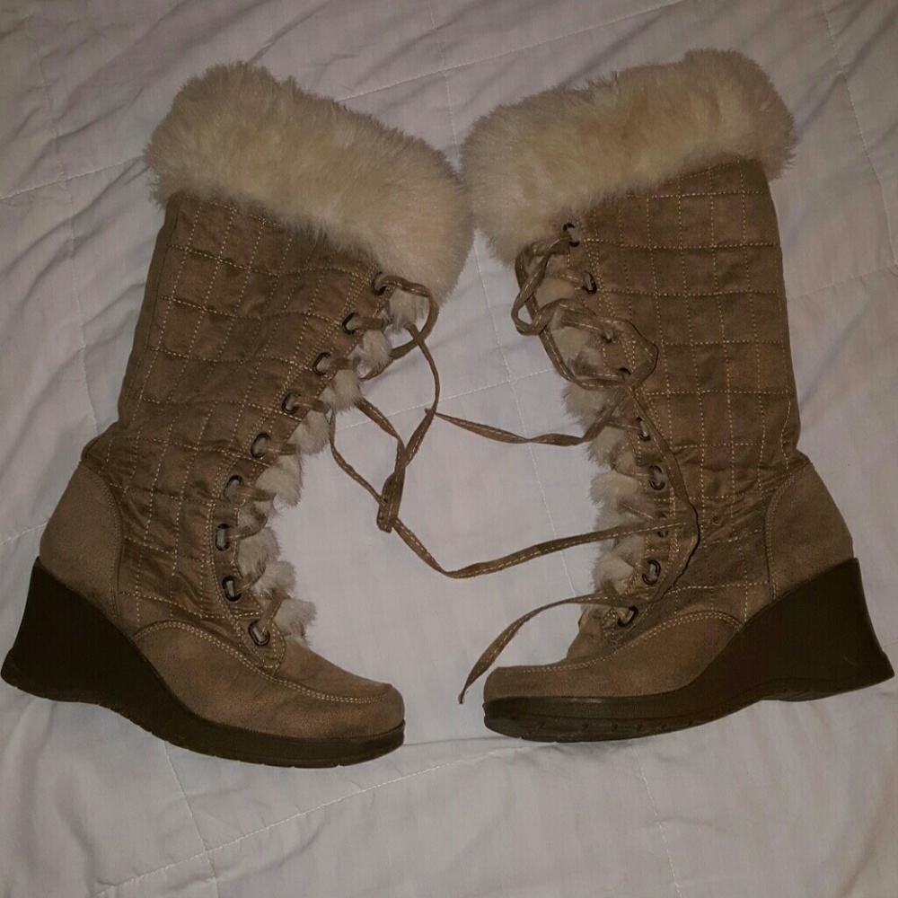 Cute fur trimmed wedge boot (ladies textile boots)