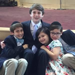 Meet your Posher, Leslie