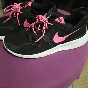 ❤SOLD❤ Nike shoes