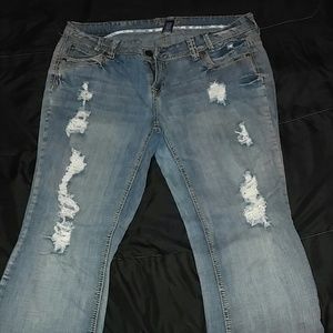 Amethyst Destroyed Jeans