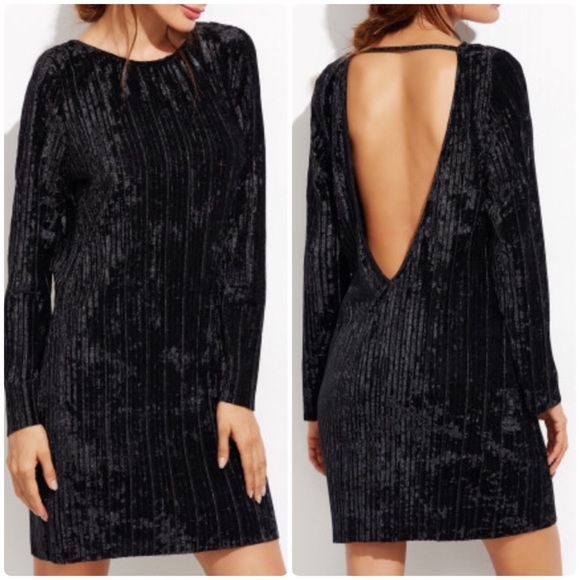 Dresses & Skirts - PRICE DROP🚨Open Back Ribbed Velvet Dress