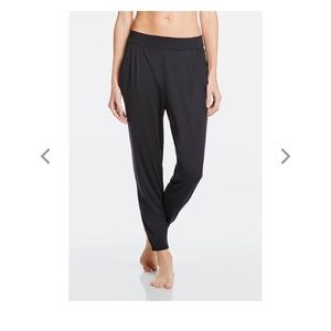 NWT Artemis Pant from Fabletics