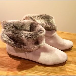 Ivory suade fold-over fur booties