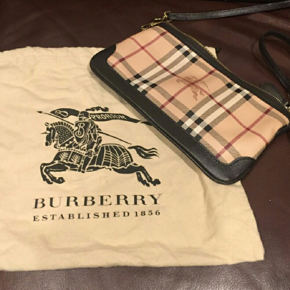Burberry clutch with detachable strap