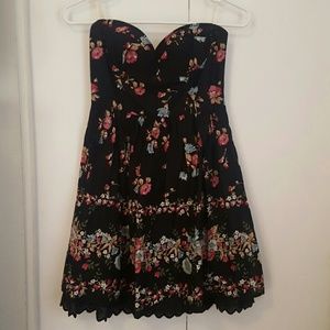 Cute Spring/Summer Dress Black & Floral SM
