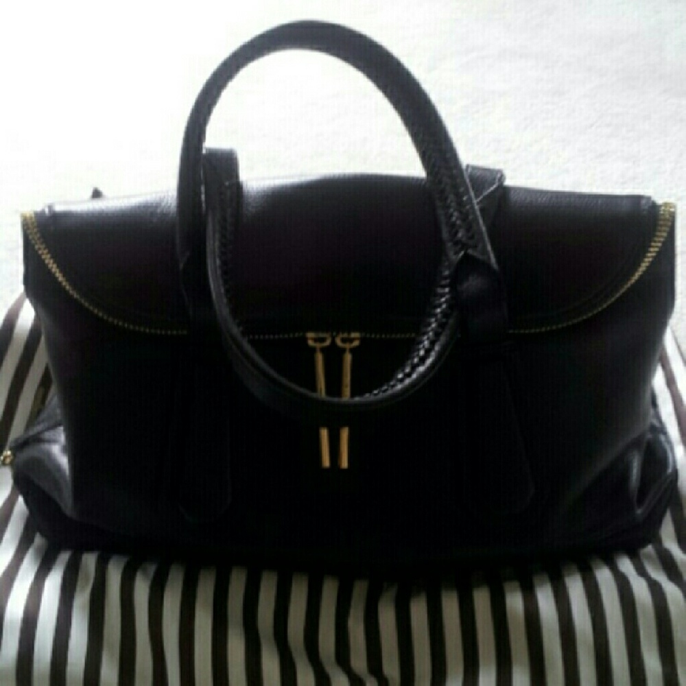 Henri bendel satchel