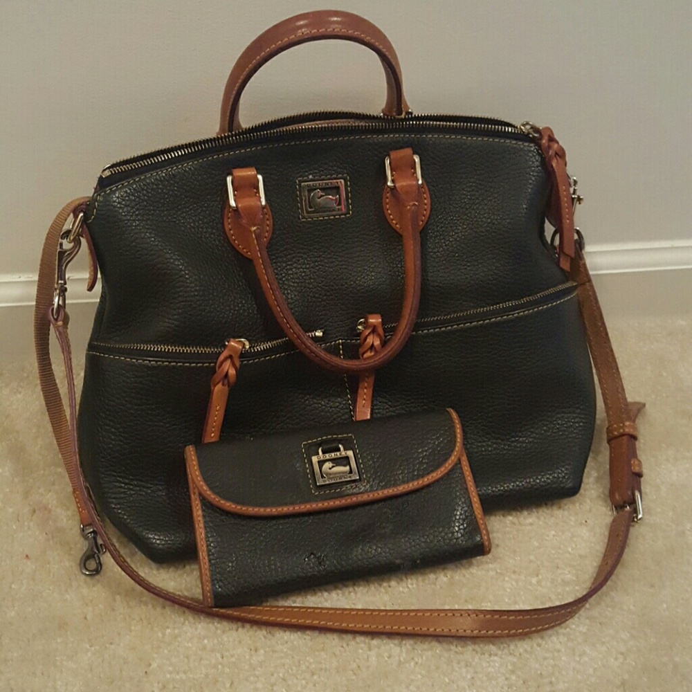 Blk leather Dooney &Bourne Handbag with wallet