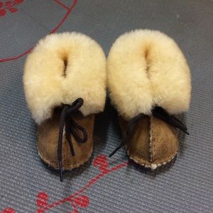 Minnetonka booties infant