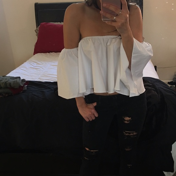 🆕 off the shoulder crop top 🌼 - Picture 4 of 4