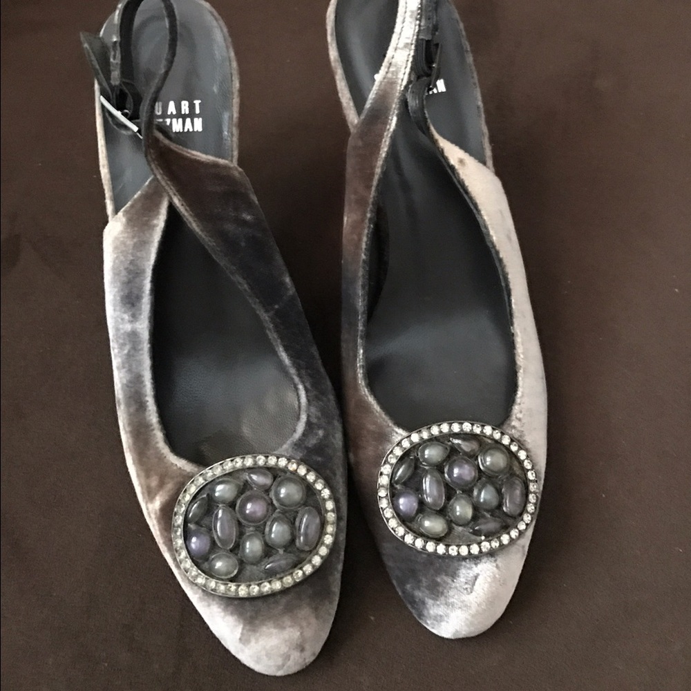 New Stuart Weitzman Velvet Pumps