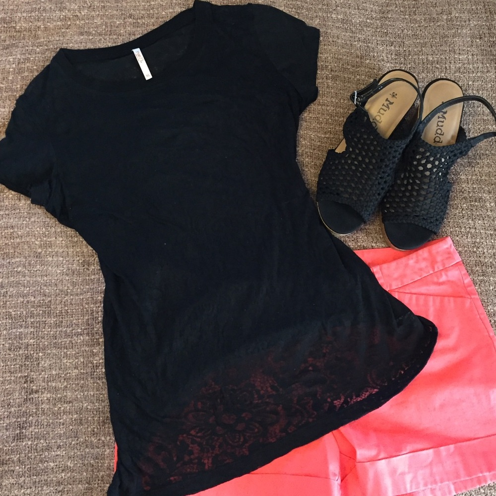 👗SOLD👗 Sheer Lace Print Tee