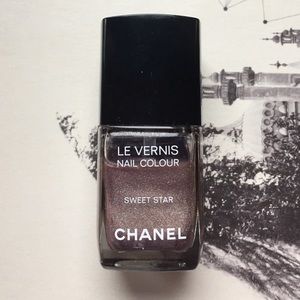 CHANEL Le Vernis Sweet Star Nail Polish w/box