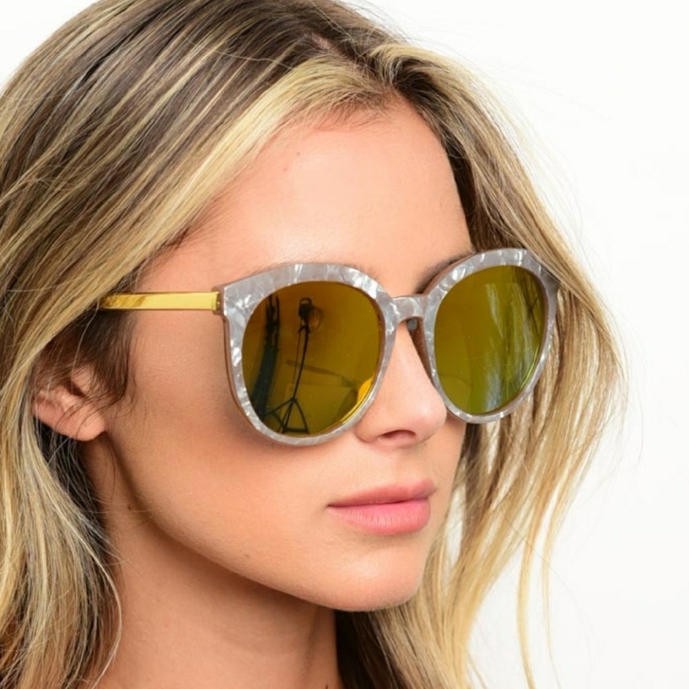Outrageously Cute Mirrored Sunnies👓👓👓 - Picture 4 of 4