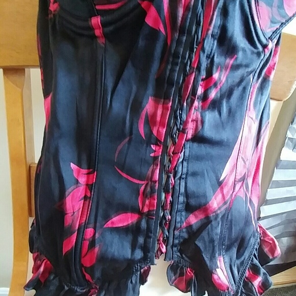 Victoria Secret - Picture 2 of 4