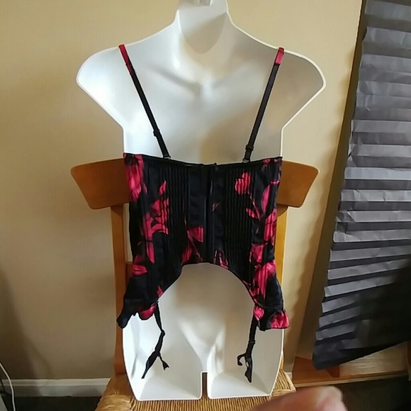 Victoria Secret - Picture 3 of 4