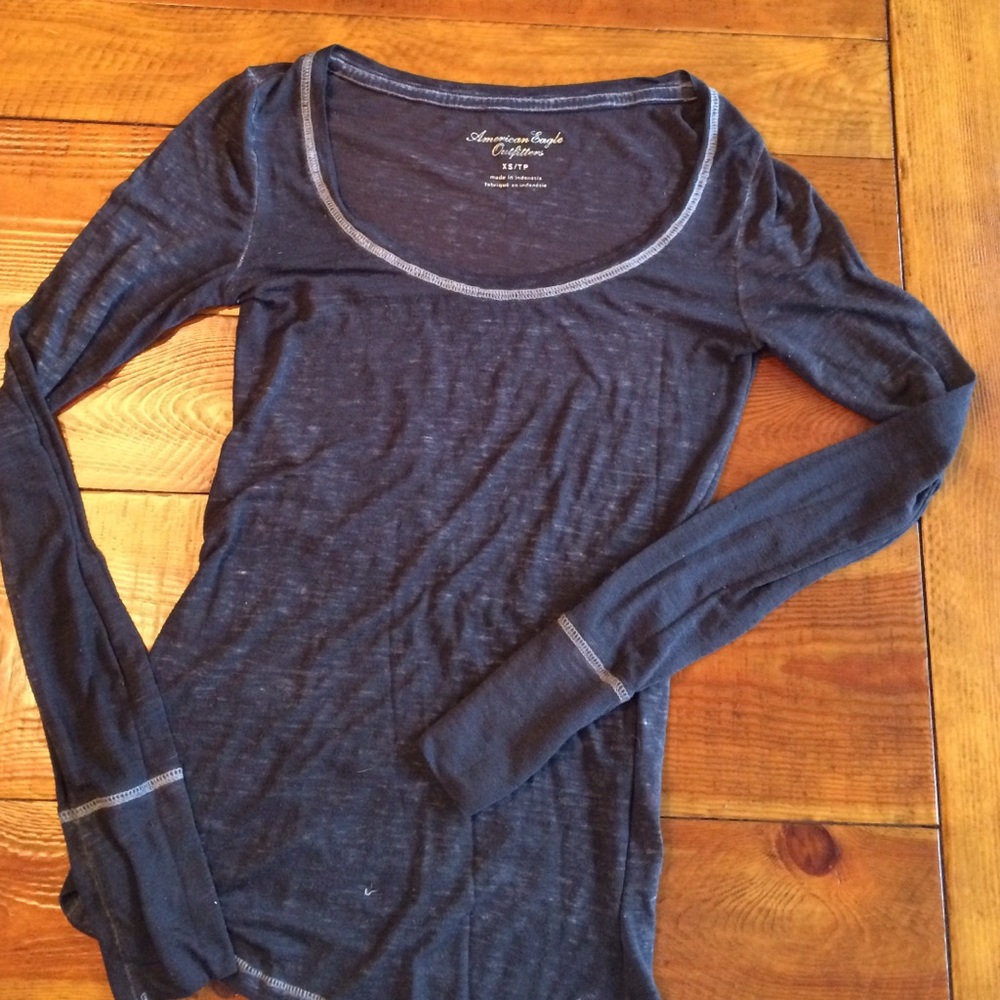 American Eagle Long Sleeve T--Shirt Bundle - Picture 3 of 3
