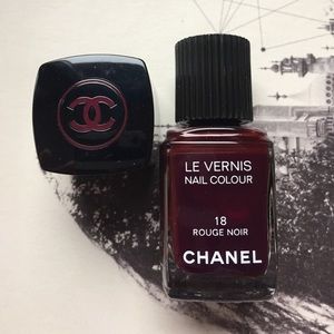 RARE CHANEL Special Rouge Noir Vernis Nail Polish
