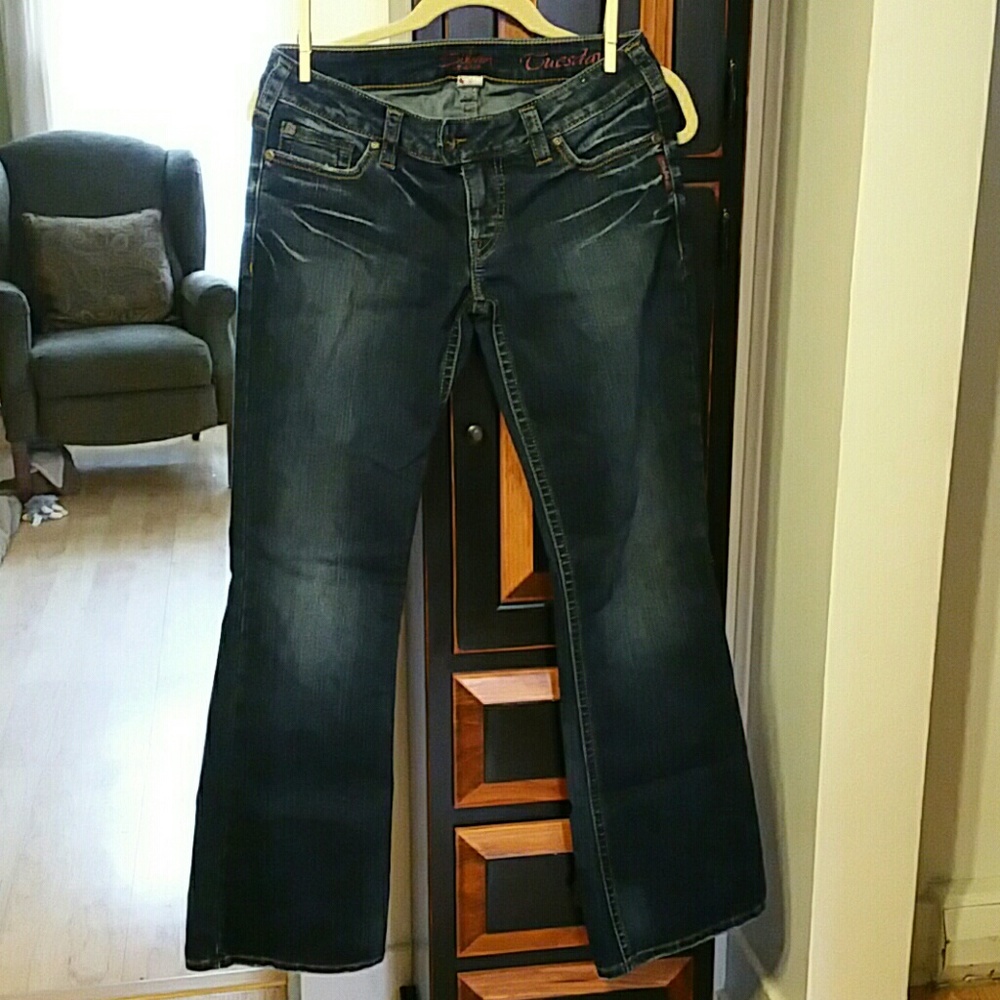 Silver Tuesday jeans. 29 x 33 (107)