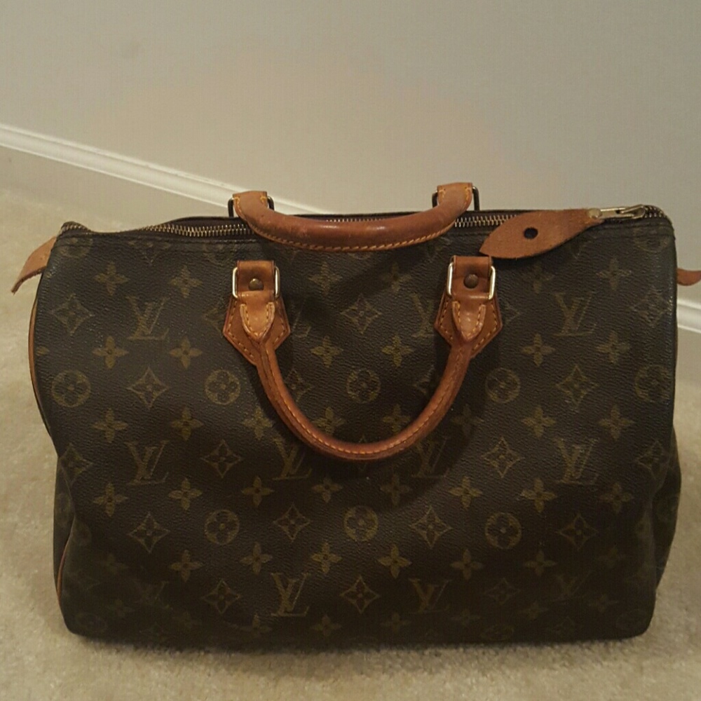 Authentic Louis Vuitton Speedy 40/bag shaper