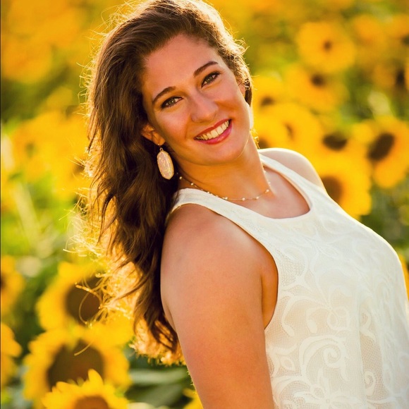 Meet your Posher, Paige - Picture 1 of 1