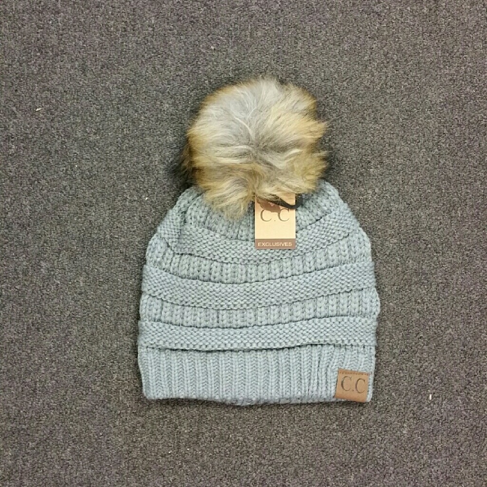 NWT CC Fur Ball Beanie Knit Hat Gray