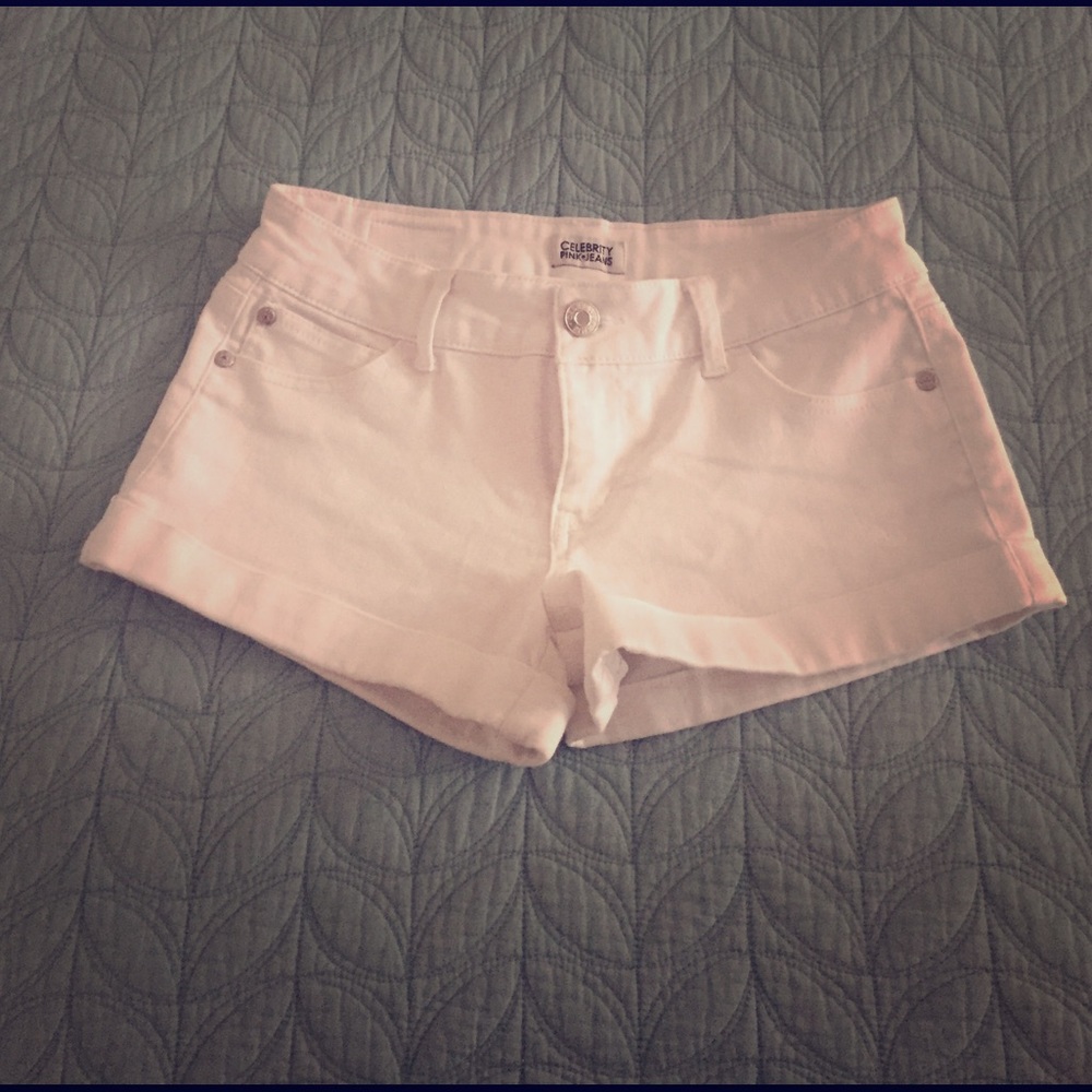 CELEBRITY PINK JEANS white 3" inseam cuffed short