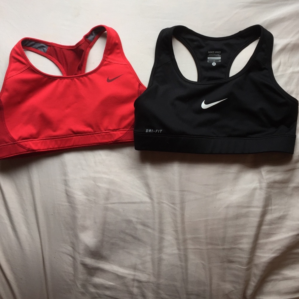 Nike sports bras. Size S . Excellent condition!!