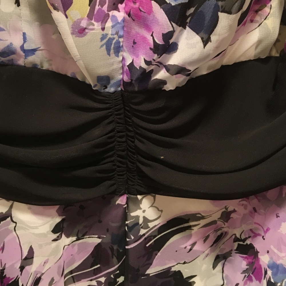 Dress - Picture 3 of 4