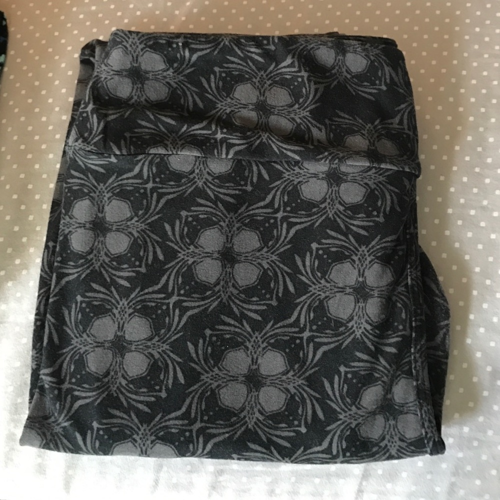 LulaRoe OS leggings