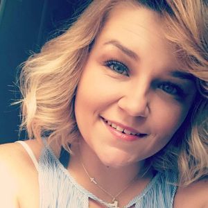 Meet your Posher, Hollie