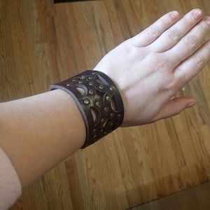 Embellished leather bracelet