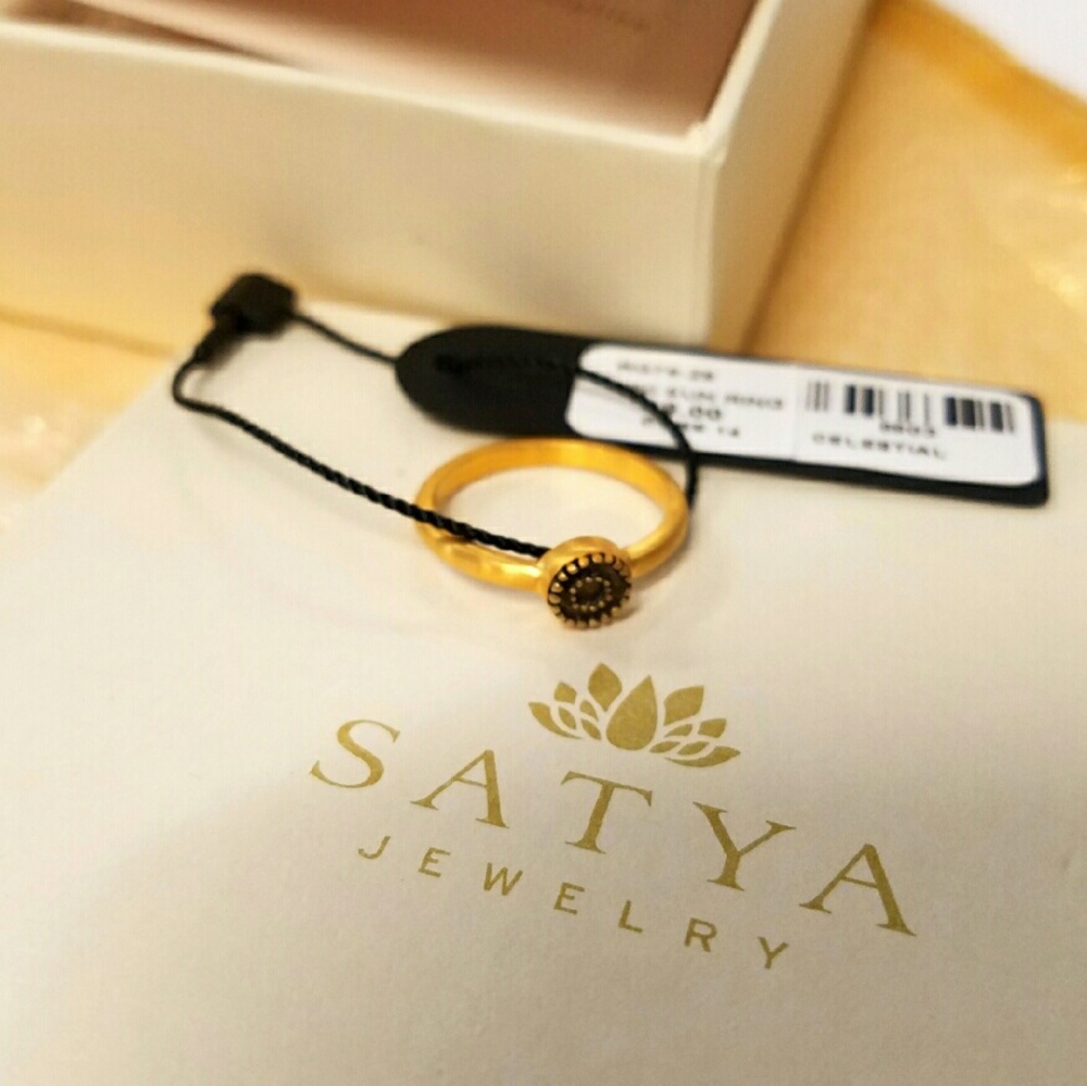SATYA JEWELRY Gunmetal and Gold Sun Ring - Surya