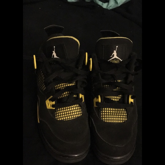 Good condition 100% authentic thunder 4s! - Picture 2 of 4