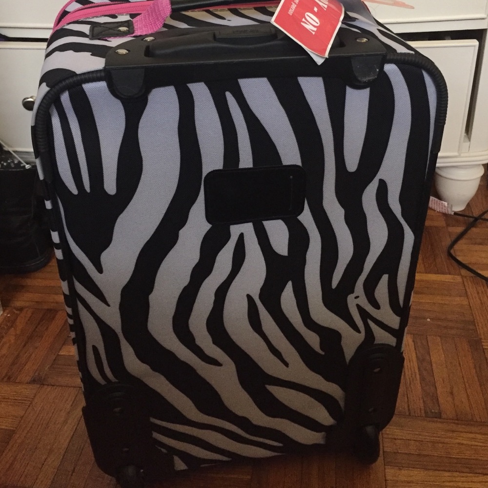 Zebra Print Rockland Luggage - Picture 3 of 4