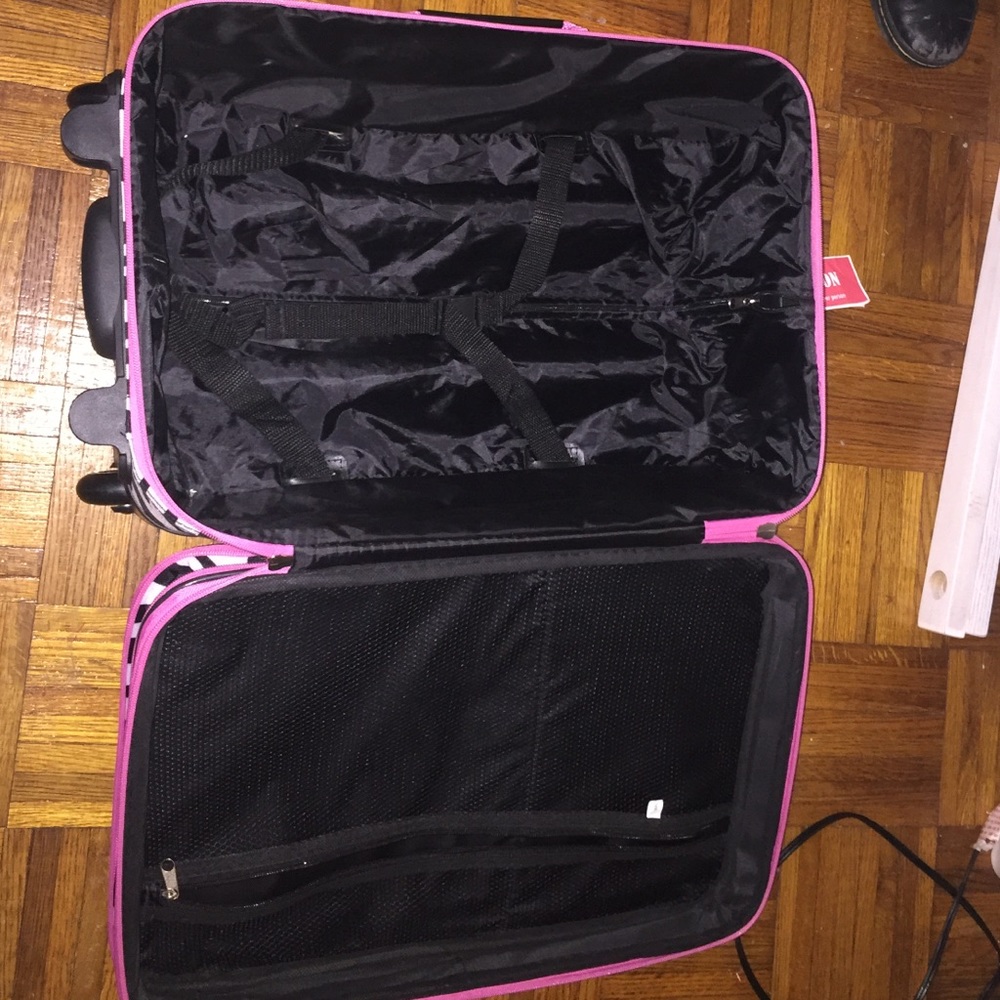 Zebra Print Rockland Luggage - Picture 4 of 4